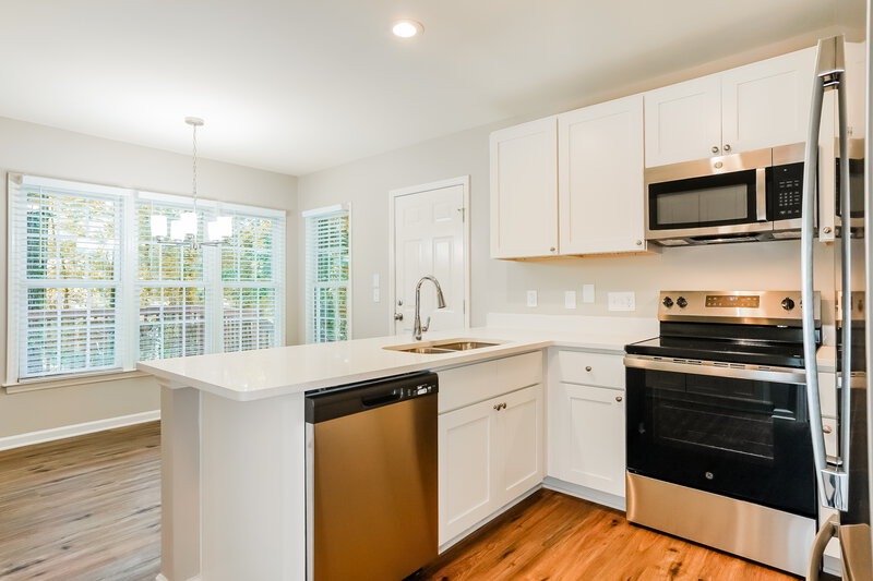 2,425/Mo, 4936 Bivens Dr Raleigh, NC 27616 Kitchen View 2