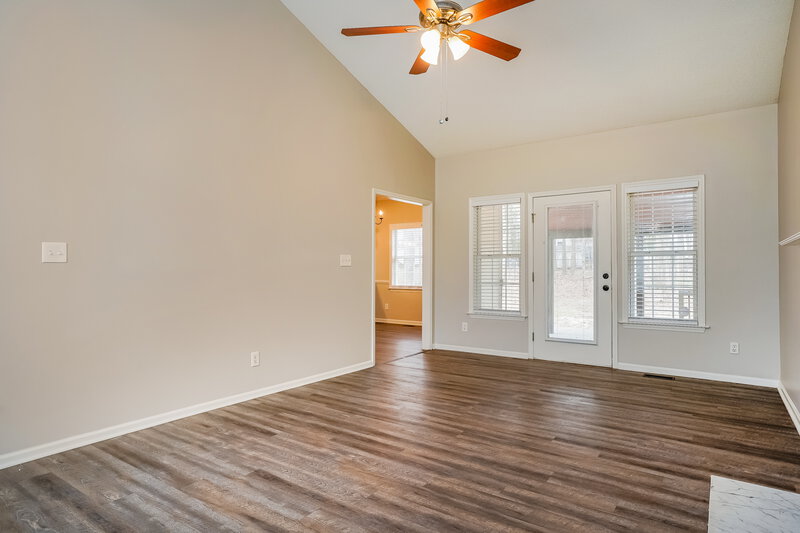 1,845/Mo, 125 Biltmore Dr Clayton, NC 27520 Living Room View 2