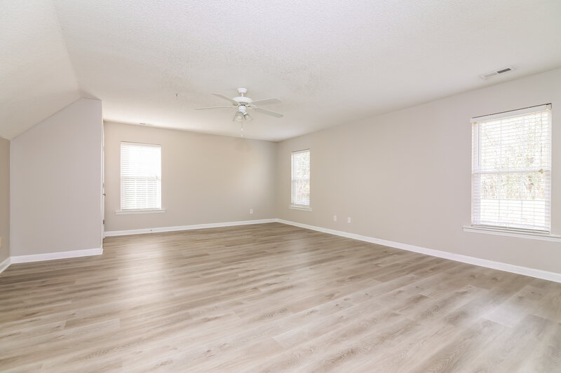 2,000/Mo, 128 Pondfield Ct Clayton, NC 27527 Living Room View