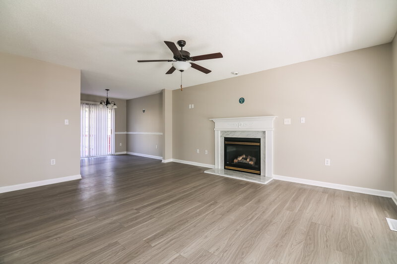 2,000/Mo, 128 Pondfield Ct Clayton, NC 27527 Living Room View 2