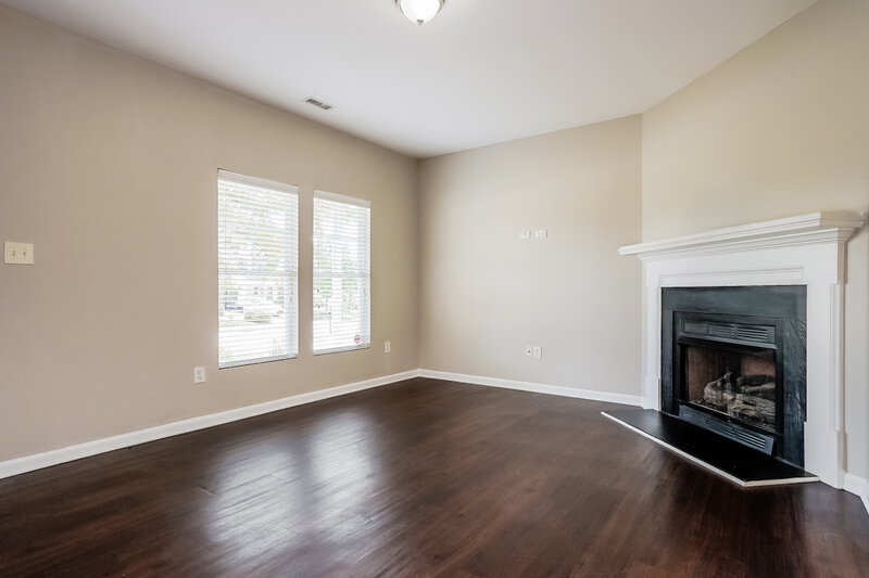 1,885/Mo, 2306 King Malcolm Ln Zebulon, NC 27597 Living Room View 3