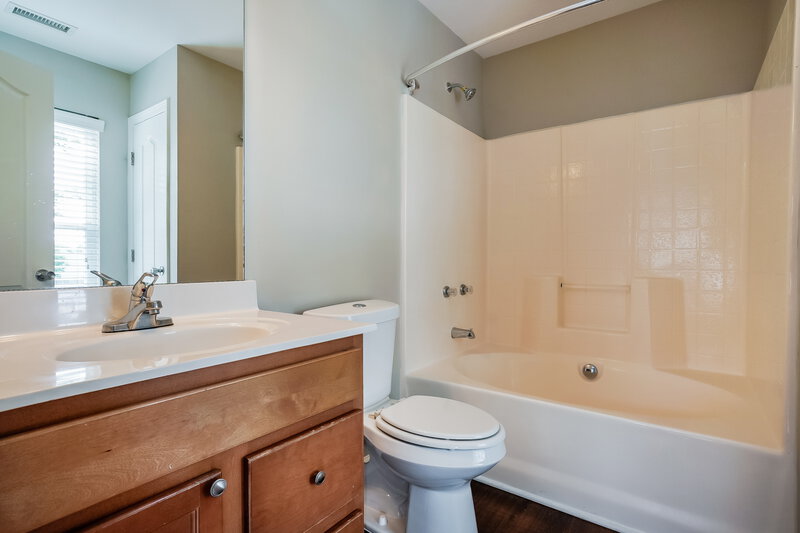 1,885/Mo, 2306 King Malcolm Ln Zebulon, NC 27597 Main Bathroom View