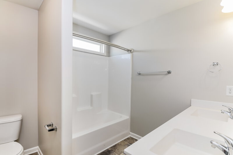 2,255/Mo, 409 Deer Grove Trail Wendell, NC 27591 Bathroom View