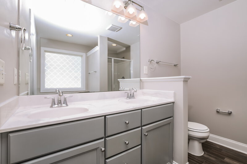 2,030/Mo, 44 Jonalker Court Clayton, NC 27520 Main Bathroom View