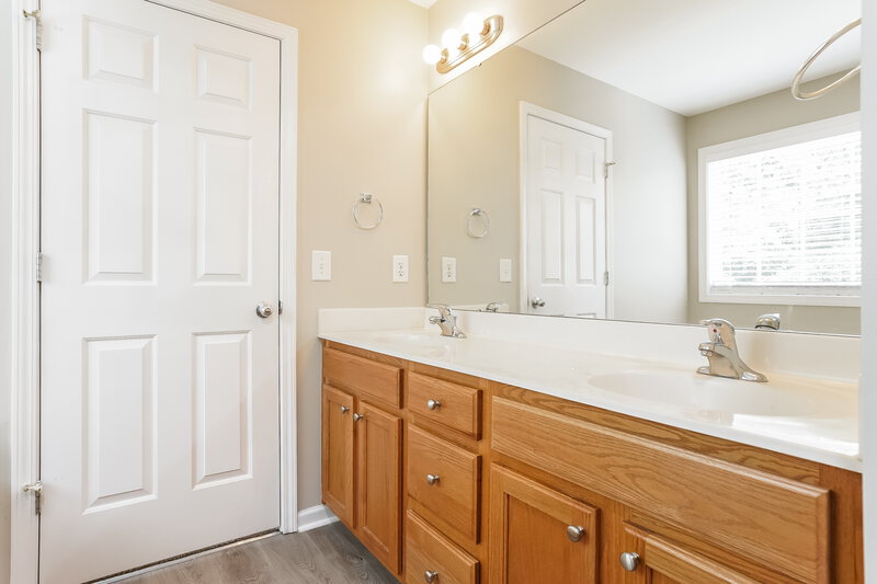 1,975/Mo, 2808 Smooth Stone Trl Raleigh, NC 27610 Master Bathroom View