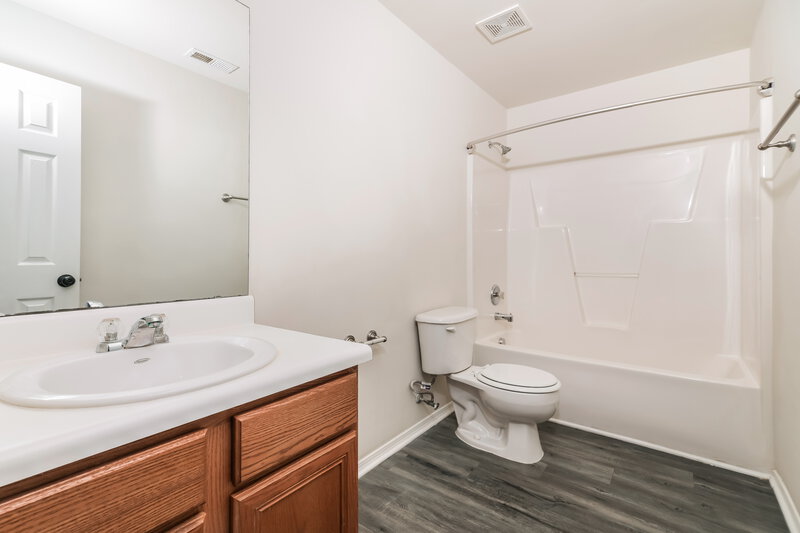 1,880/Mo, 6009 Softwind Dr Clayton, NC 27520 Bathroom View