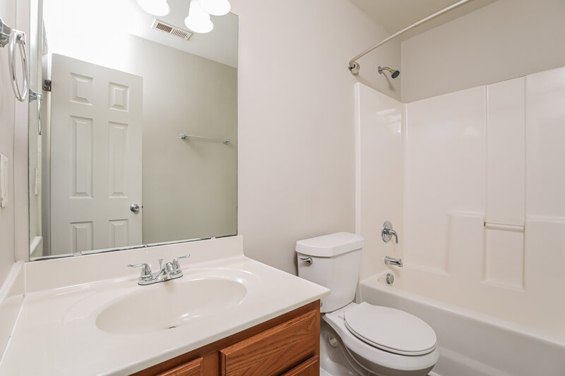 1,835/Mo, 1303 Cricket Ridge Dr Raleigh, NC 27610 Bathroom View