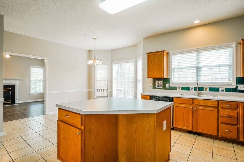 2,405/Mo, 5719 Peacenest Dr Raleigh, NC 27610 Kitchen View 2