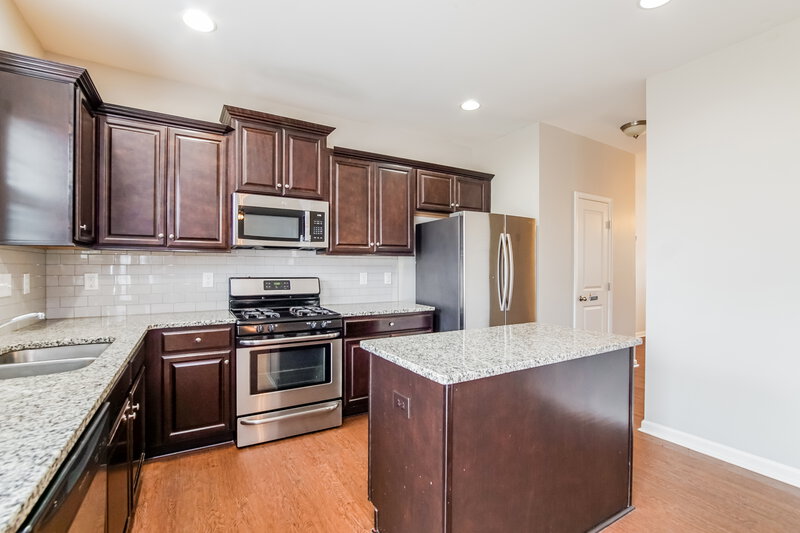2,340/Mo, 3616 Waleback Ln Raleigh, NC 27610 Kitchen View