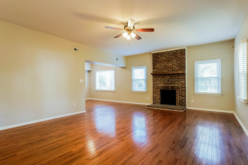 1,875/Mo, 1608 Maybrook Dr Raleigh, NC 27610 Living Room View