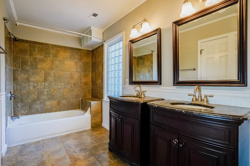 1,875/Mo, 1608 Maybrook Dr Raleigh, NC 27610 Main Bathroom View