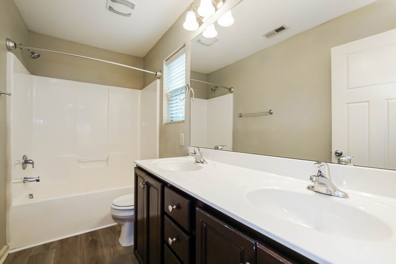 1,880/Mo, 14 Outwater Ridge Dr Garner, NC 27529 Bathroom View