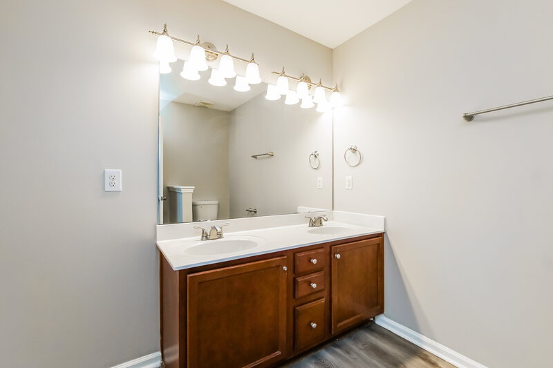2,065/Mo, 3728 Amistad Ln Raleigh, NC 27610 Main Bathroom View