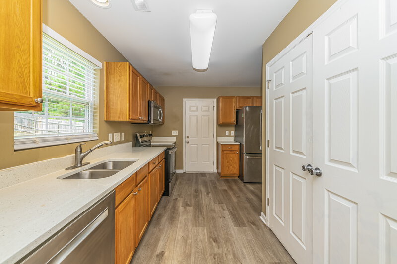 2,550/Mo, 3408 Mogollon Ct Raleigh, NC 27610 Kitchen View