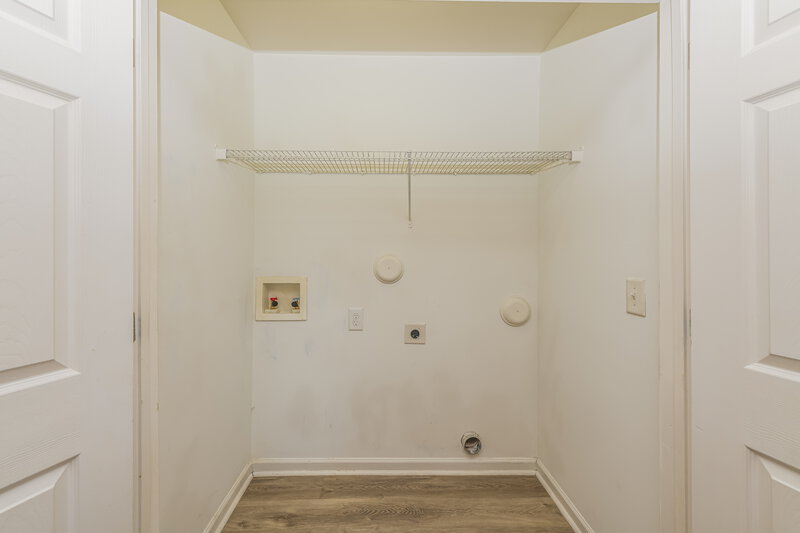 2,550/Mo, 3408 Mogollon Ct Raleigh, NC 27610 Laundry Room View