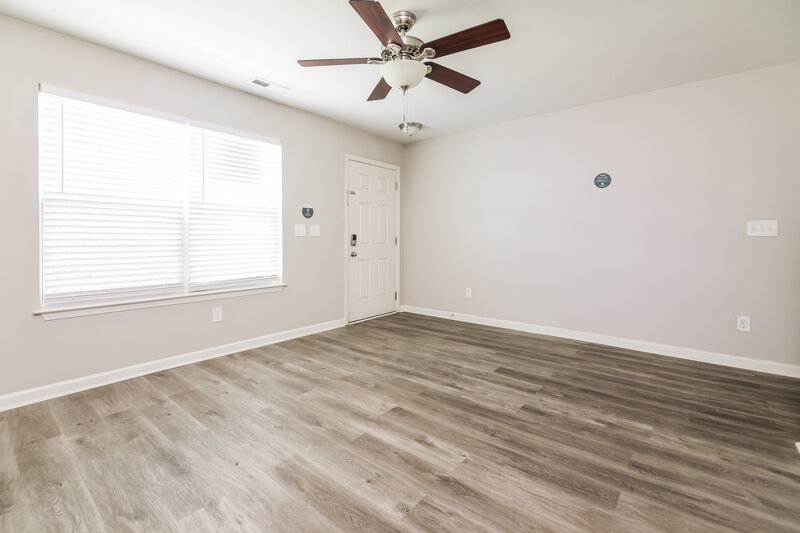 2,410/Mo, 417 Randolph Dr Clayton, NC 27520 Living Room View 2