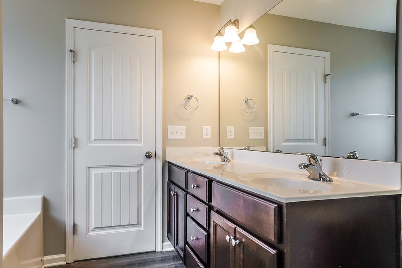 2,015/Mo, 53 Mystery Hill Ct Clayton, NC 27520 Bathroom View