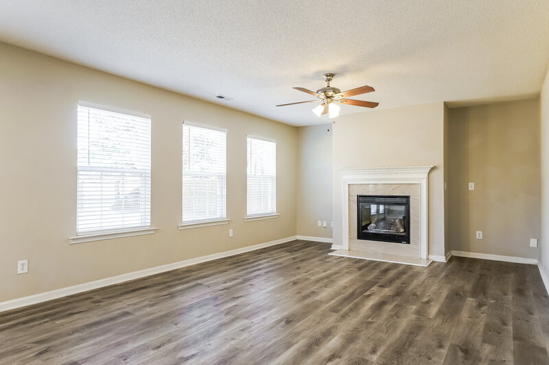 2,120/Mo, 4920 Alenja Ln Raleigh, NC 27616 Living Room View