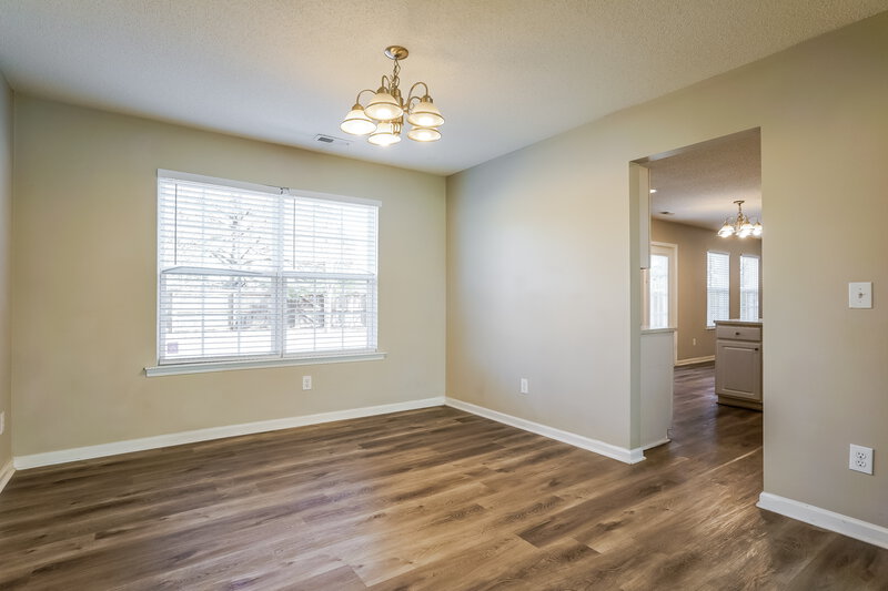 2,120/Mo, 4920 Alenja Ln Raleigh, NC 27616 Dining Room View 2