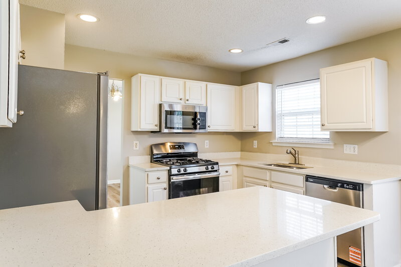 2,120/Mo, 4920 Alenja Ln Raleigh, NC 27616 Kitchen View