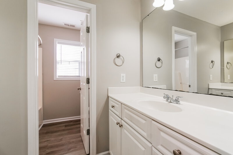 1,925/Mo, 6818 Spanglers Spring Way Raleigh, NC 27610 Bathroom View
