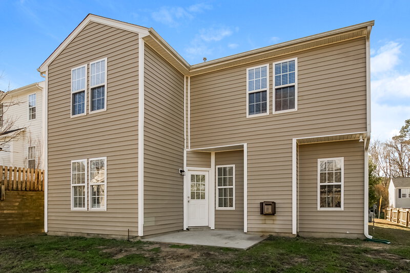 1,925/Mo, 6818 Spanglers Spring Way Raleigh, NC 27610 Rear View