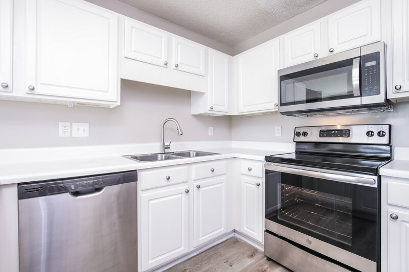 2,050/Mo, 6004 Silkwater Ct Raleigh, NC 27610 Kitchen View 2