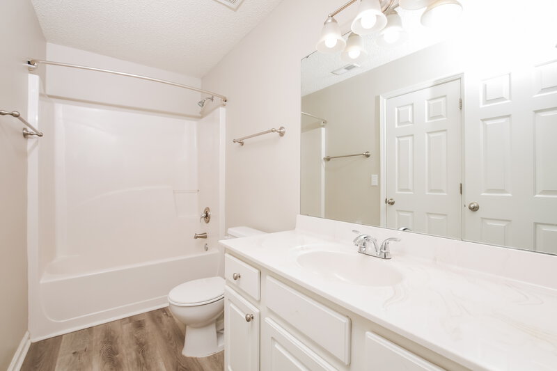 2,050/Mo, 6004 Silkwater Ct Raleigh, NC 27610 Bathroom View
