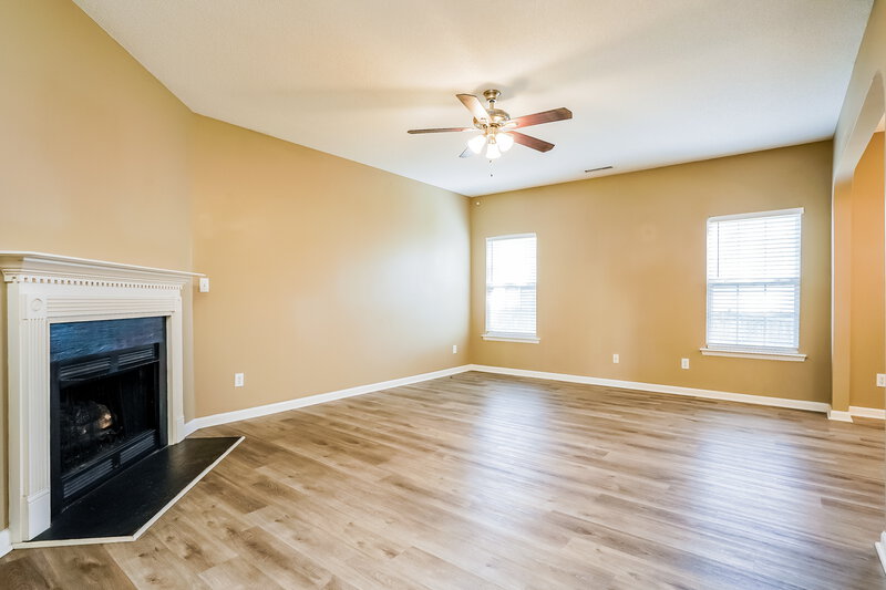 0/Mo, 8401 Neuse Hunter Dr Raleigh, NC 27616 Living Room View 2