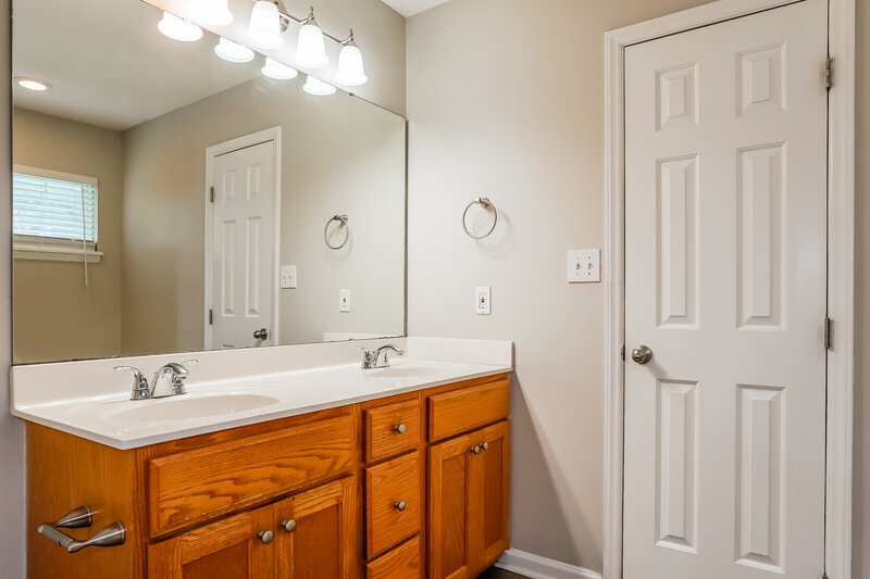 2,160/Mo, 9621 White Carriage Dr Wake Forest, NC 27587 Bathroom View
