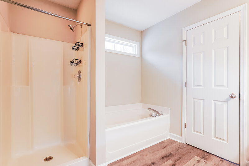 1,730/Mo, 5640 Tealbrook Dr Raleigh, NC 27610 Bathroom View