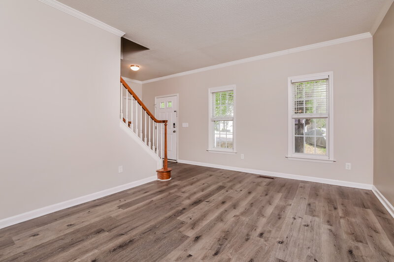 2,335/Mo, 5820 Waterford Landing Ct Raleigh, NC 27610 Living Room View 2