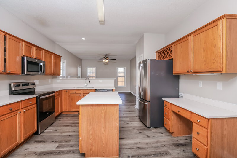 2,335/Mo, 5820 Waterford Landing Ct Raleigh, NC 27610 Kitchen View