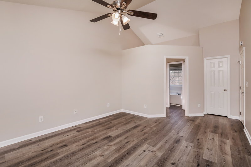 2,335/Mo, 5820 Waterford Landing Ct Raleigh, NC 27610 Main Bedroom View 2