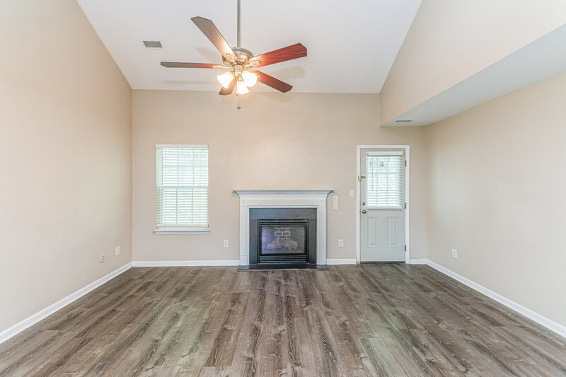 1,935/Mo, 3952 Tyler Bluff Ln Raleigh, NC 27616 Living Room View
