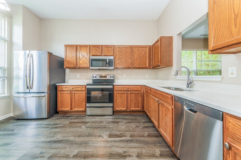 1,935/Mo, 3952 Tyler Bluff Ln Raleigh, NC 27616 Kitchen View
