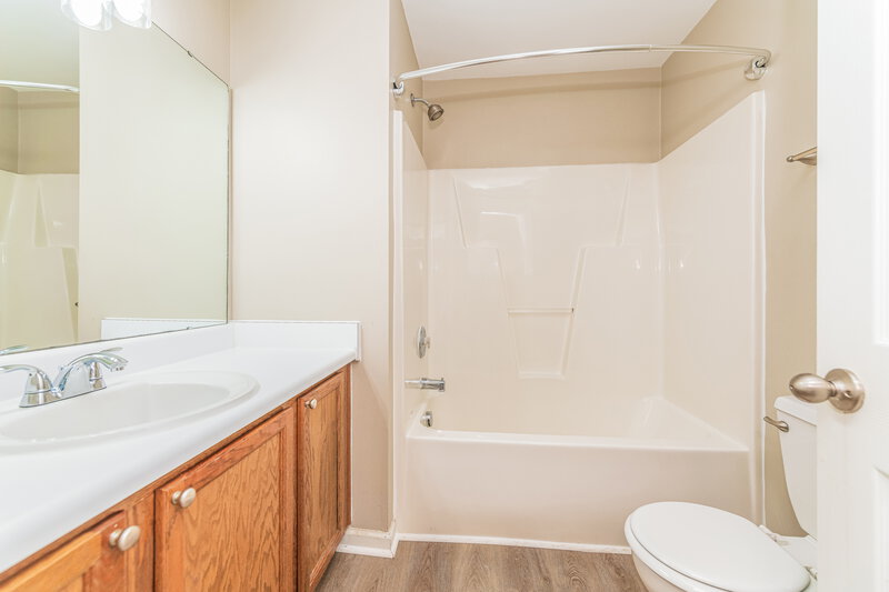1,935/Mo, 3952 Tyler Bluff Ln Raleigh, NC 27616 Bathroom View