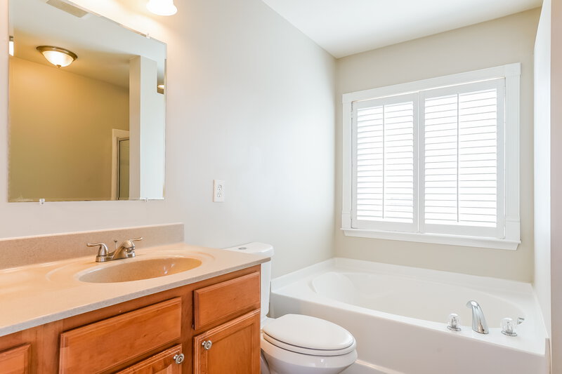 1,900/Mo, 3412 Opequon Dr Raleigh, NC 27610 Main Bathroom View