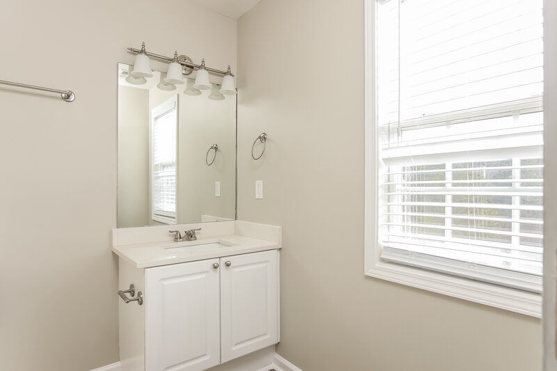 1,855/Mo, 3832 Pin Oak Road Raleigh, NC 27604 Bathroom View