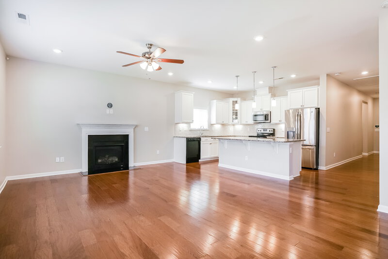 1,875/Mo, 1029 Avondale Dr Clayton, NC 27520 Living Room View