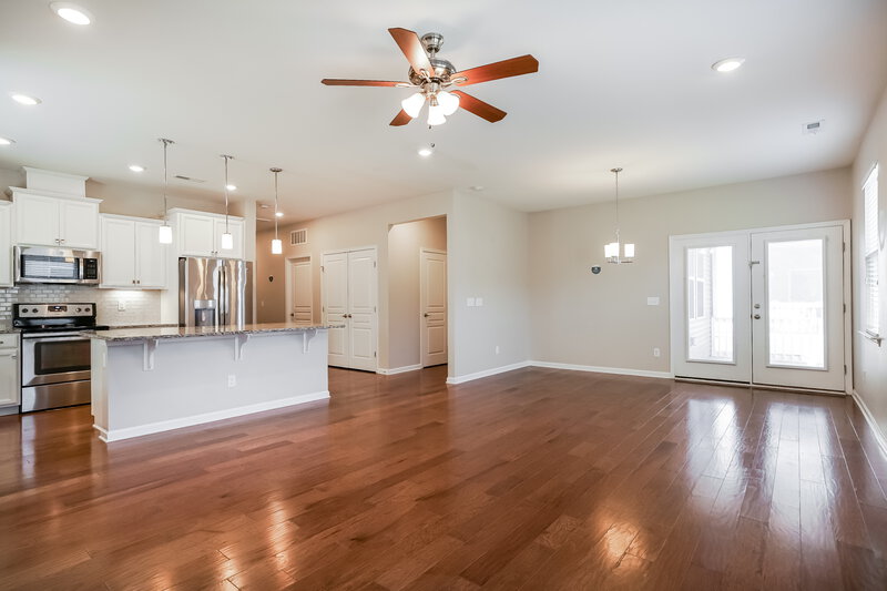 1,875/Mo, 1029 Avondale Dr Clayton, NC 27520 Living Room View 2