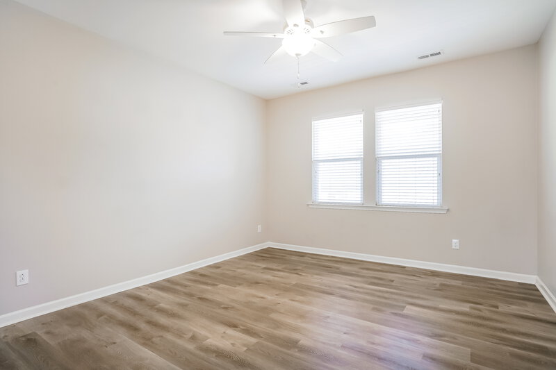 1,875/Mo, 1029 Avondale Dr Clayton, NC 27520 Main Bedroom View