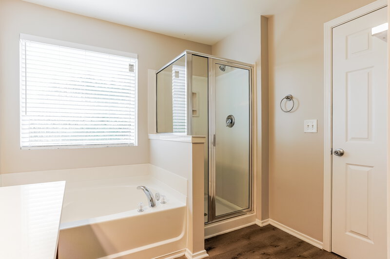 1,725/Mo, 762 Champion St Clayton, NC 27520 Main Bathroom View 2