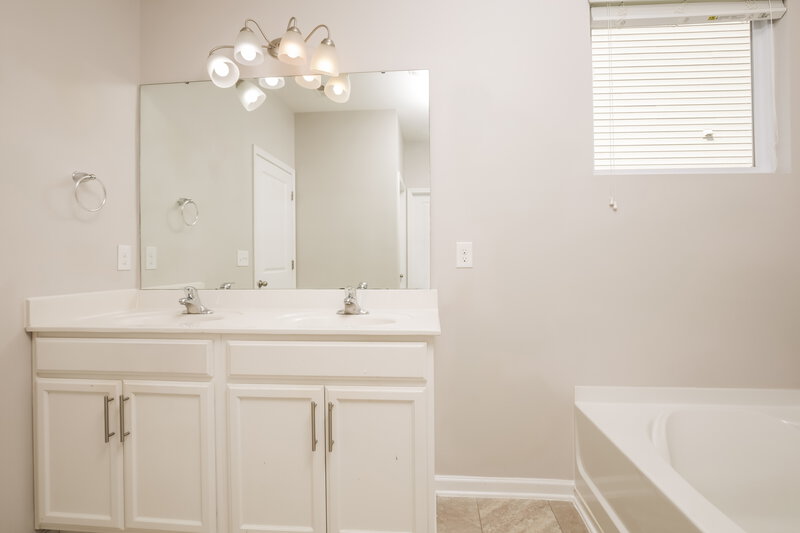1,880/Mo, 621 Rose Mallow Drive Zebulon, NC 27597 Bathroom View