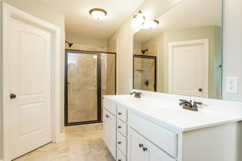 2,370/Mo, 954 Airedale Trail Garner, NC 27529 Main Bathroom View