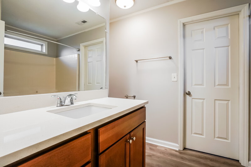 1,700/Mo, 4409 Cobble Creek Ln Raleigh, NC 27616 Bathroom View
