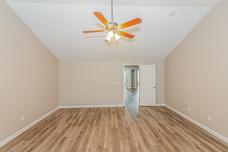 2,060/Mo, 1549 Pebble Ridge Dr Raleigh, NC 27610 Main Bedroom View 2