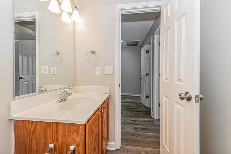 2,060/Mo, 1549 Pebble Ridge Dr Raleigh, NC 27610 Bathroom View 2