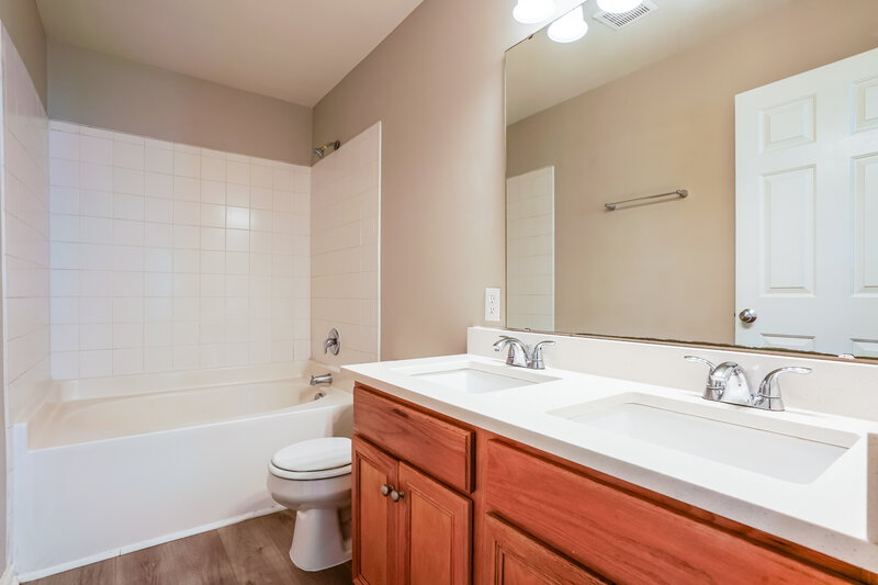 1,920/Mo, 2835 Filbert St Raleigh, NC 27610 Main Bathroom View
