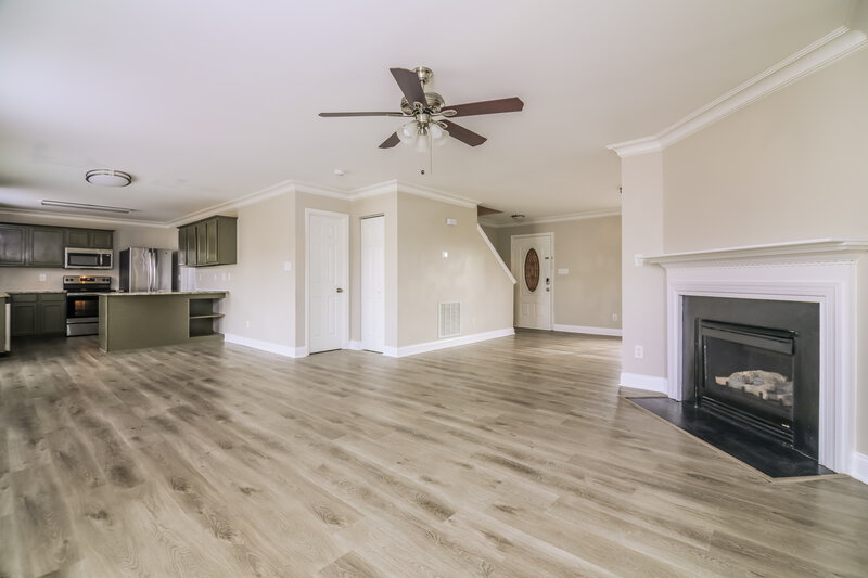 2,590/Mo, 1032 Breeze Ln Clayton, NC 27520 Living Room View 2